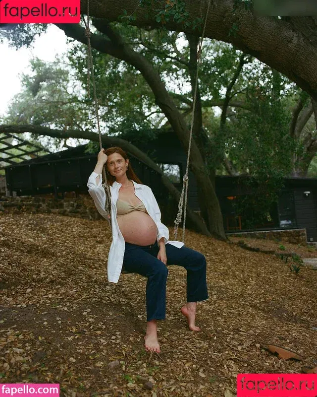 Bonnie Wright / thisisbwright Onlyfans Photo Gallery 