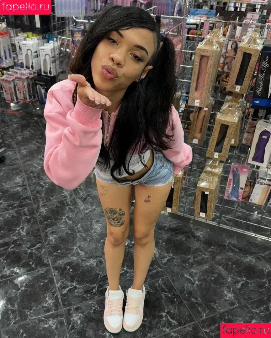 / beautiful.lightskins / light skin / lightskin / mixed black & white girl Onlyfans Photo Gallery 