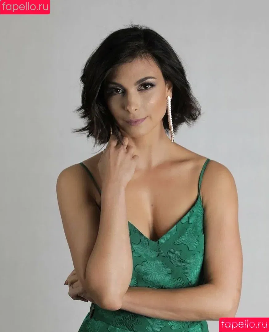 Morena Baccarin / morenabaccarin Onlyfans Photo Gallery 