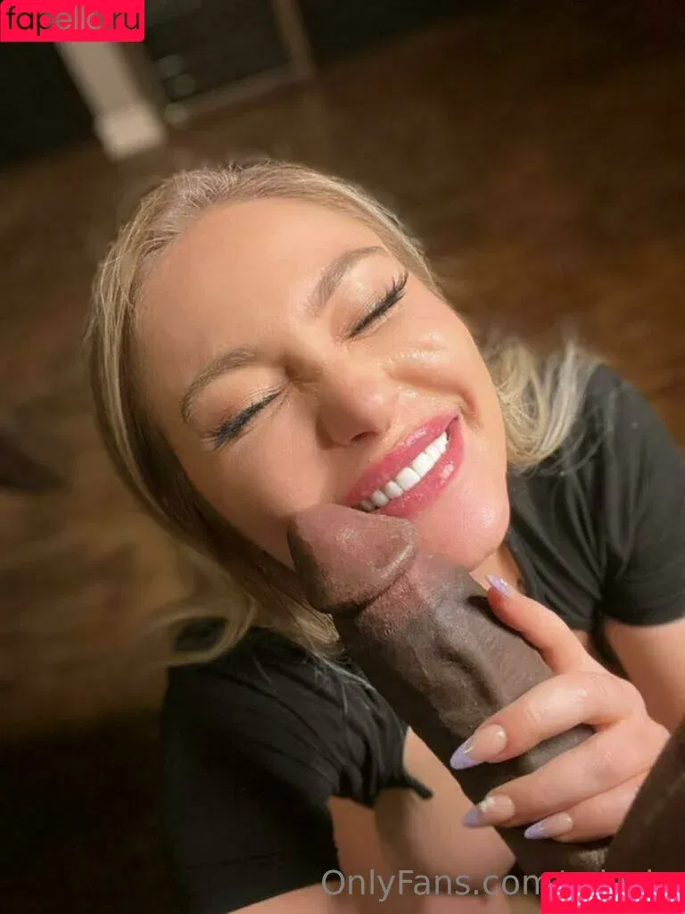 Aria_six / Ariasix Onlyfans Photo Gallery 