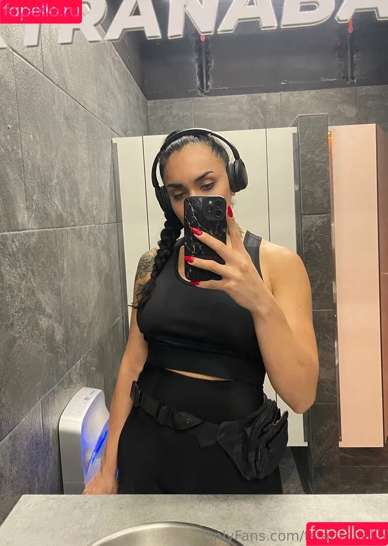 Ts.antonella / soyantonellag / ts_antonella Onlyfans Photo Gallery 