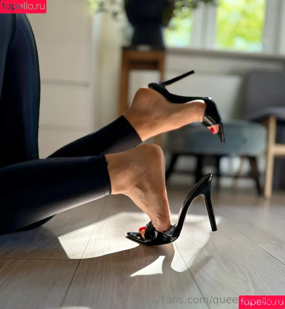 queenfeetred / queenfeetred_3 Onlyfans Photo Gallery 
