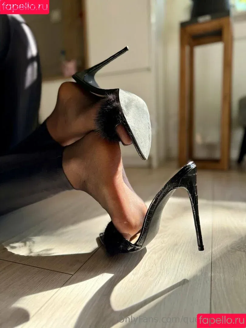 queenfeetred / queenfeetred_3 Onlyfans Photo Gallery 