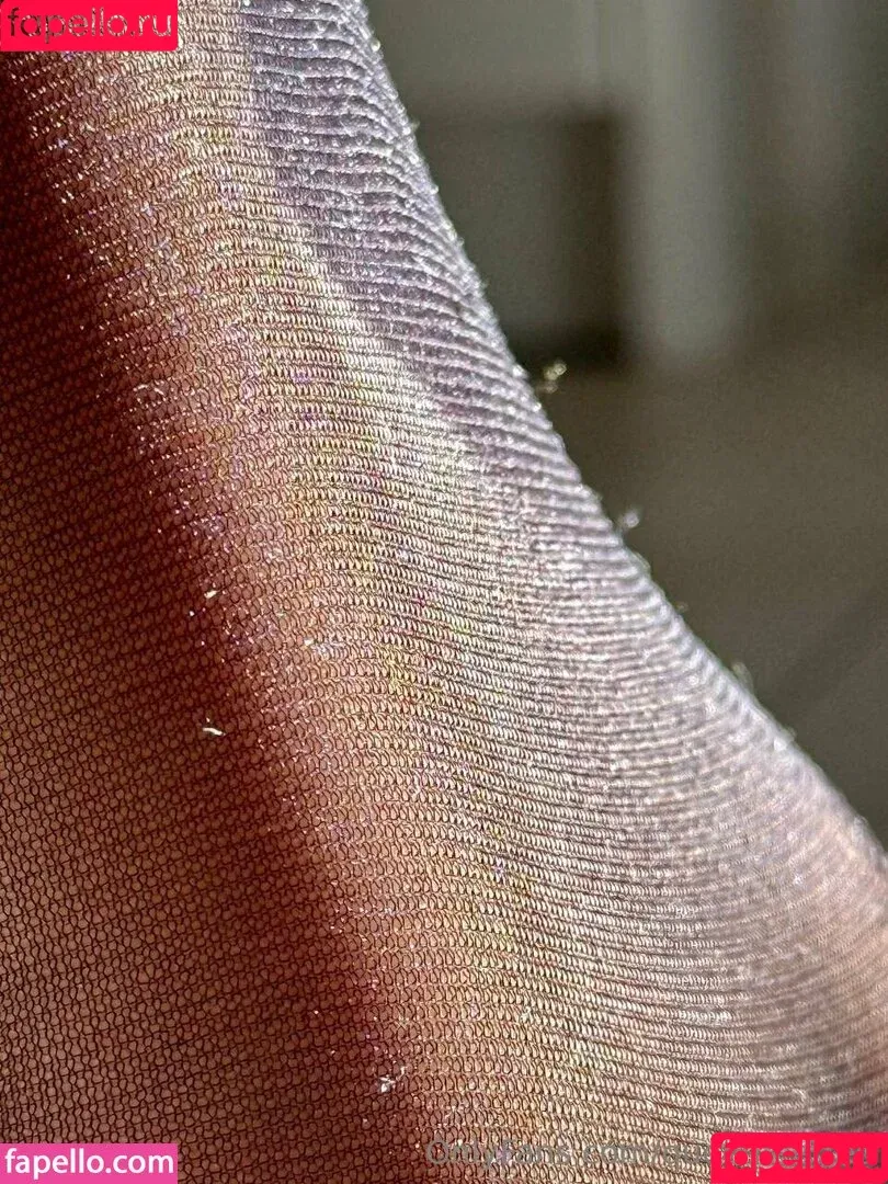 queenfeetred / queenfeetred_3 Onlyfans Photo Gallery 