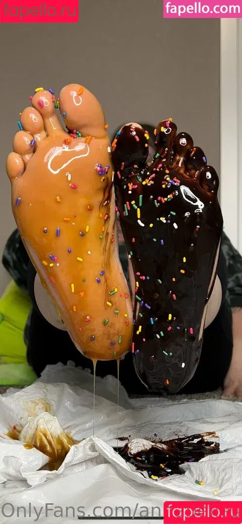 annabellestoes / annabellestoobham Onlyfans Photo Gallery 