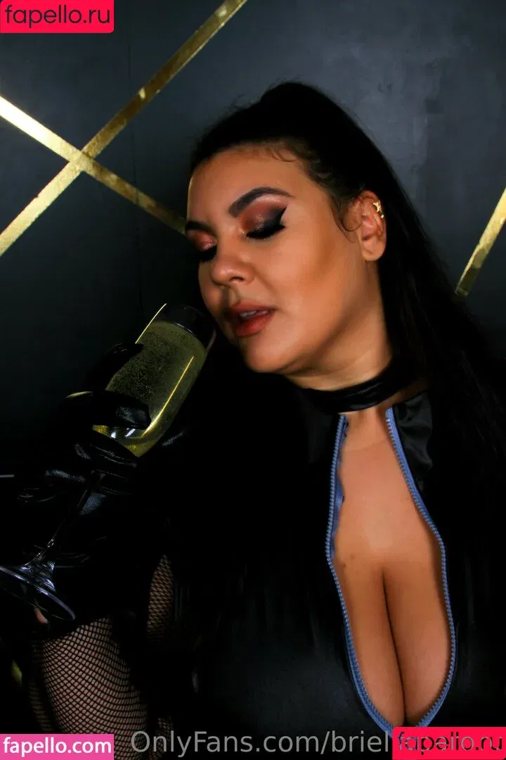 briellabardot / buttercream19 Onlyfans Photo Gallery 