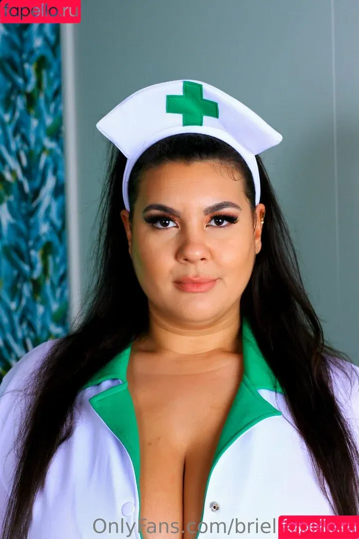 briellabardot / buttercream19 Onlyfans Photo Gallery 