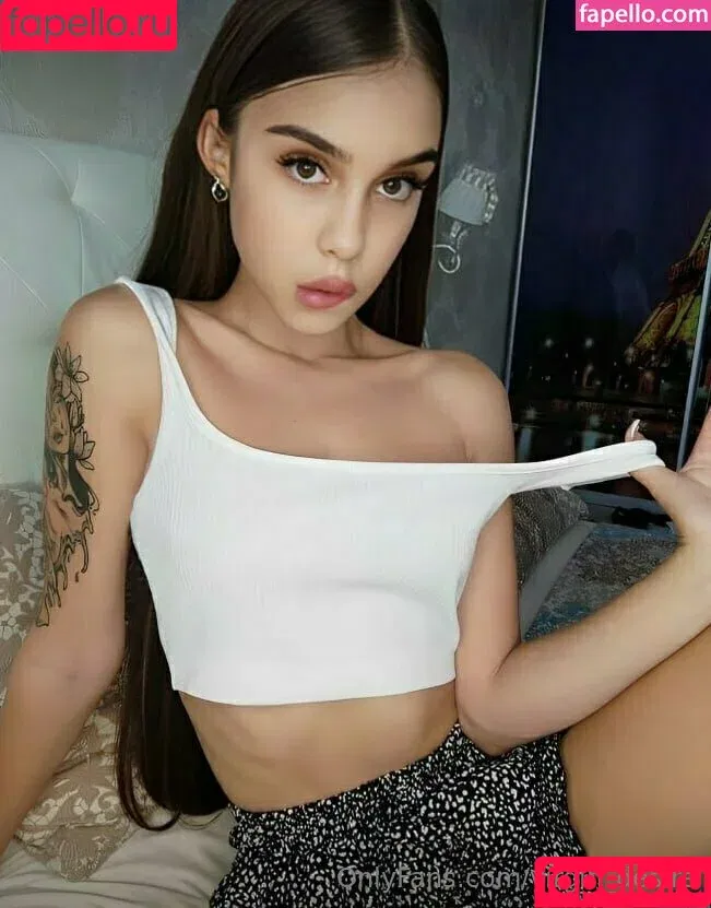 Nymphet / carolllfly / enchantingdora / virgin_desire / virgin_desire69 Onlyfans Photo Gallery 