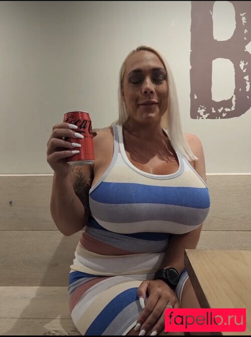 MrsPineappleGS Nude Onlyfans Photo 34