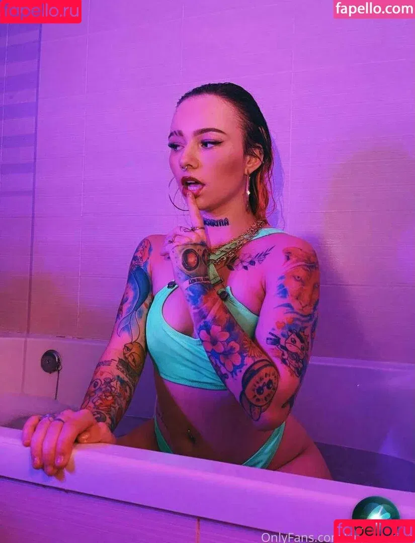 Angie Corine / angiecorine Onlyfans Photo Gallery 