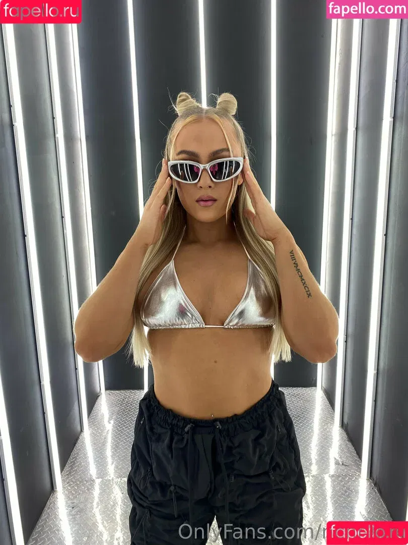 nchristin Onlyfans Photo Gallery 