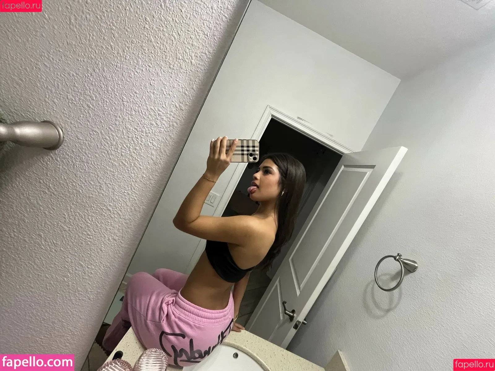 Victoria.Jaimess / tsvictoriajames / vibew.victoria Onlyfans Photo Gallery 