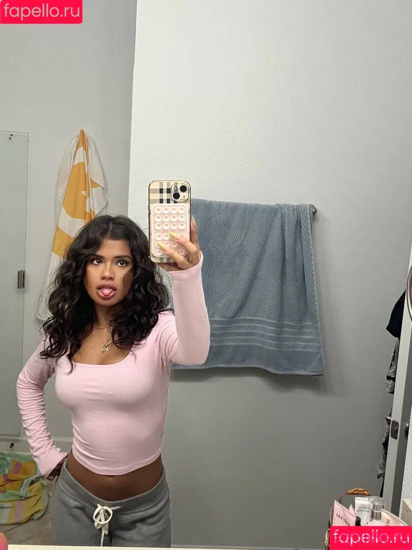 Victoria.Jaimess / tsvictoriajames / vibew.victoria Onlyfans Photo Gallery 