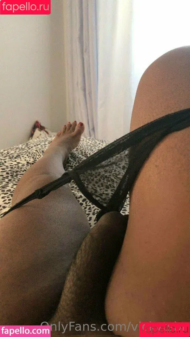 vickytsbr / vivictoria.carvalho Onlyfans Photo Gallery 