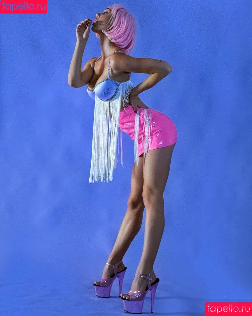 Alexis Ren / alexisren / alexisreng / alexisrenofficial / alexxissren Onlyfans Photo Gallery 