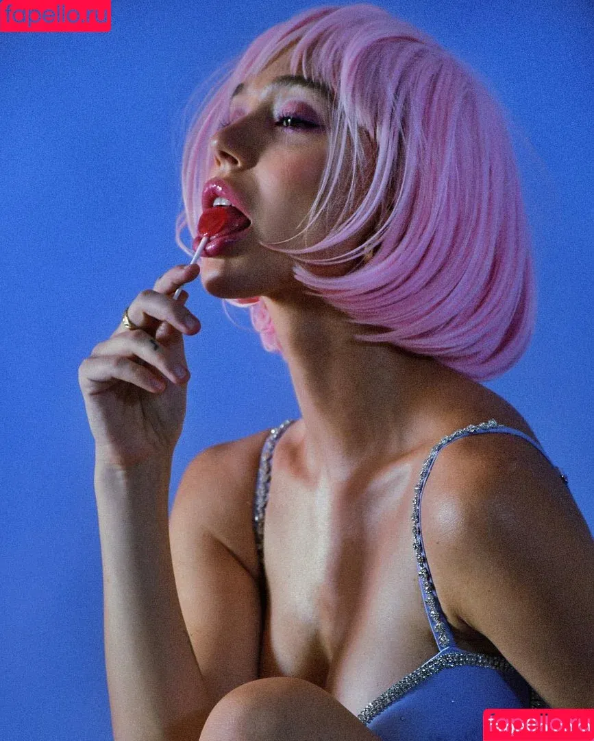 Alexis Ren / alexisren / alexisreng / alexisrenofficial / alexxissren Onlyfans Photo Gallery 