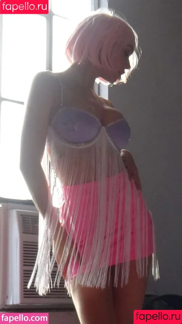 Alexis Ren / alexisren / alexisreng / alexisrenofficial / alexxissren Onlyfans Photo Gallery 