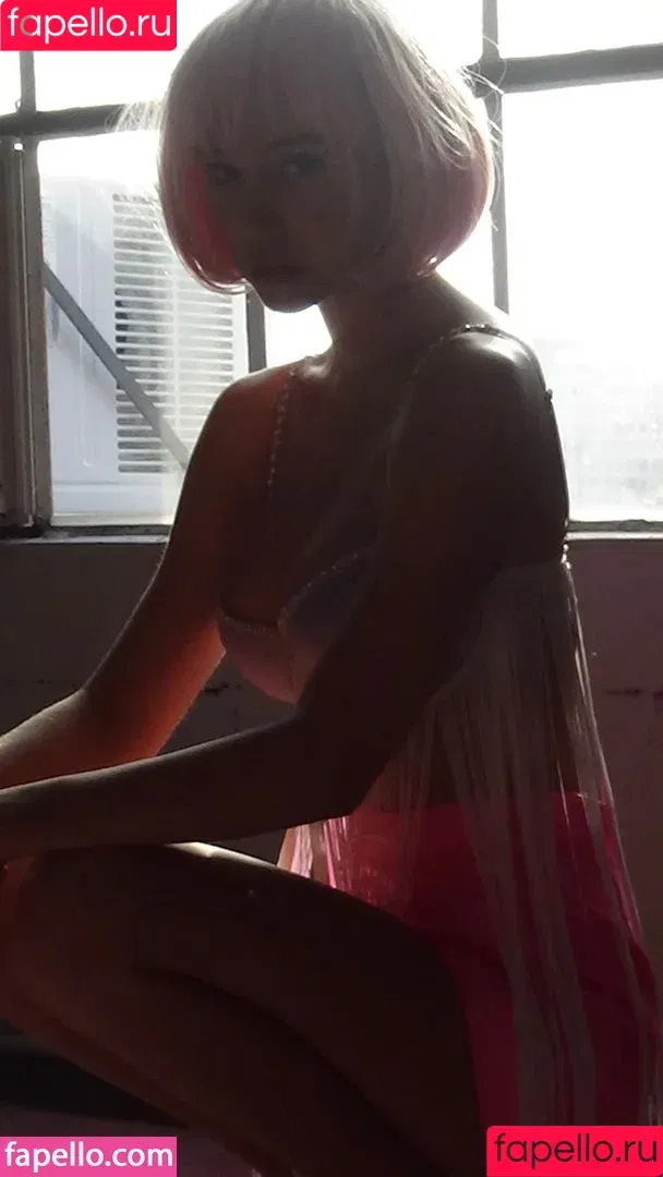 Alexis Ren / alexisren / alexisreng / alexisrenofficial / alexxissren Onlyfans Photo Gallery 