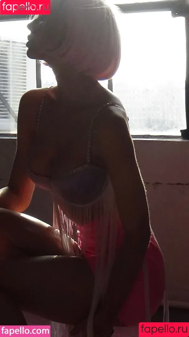 Alexis Ren / alexisren / alexisreng / alexisrenofficial / alexxissren Onlyfans Photo Gallery 