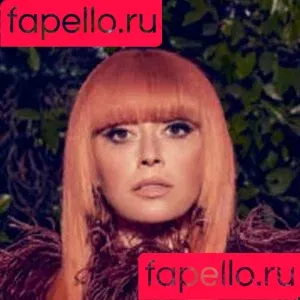 Natasha Lyonne / nlyonne Onlyfans Photo Gallery 