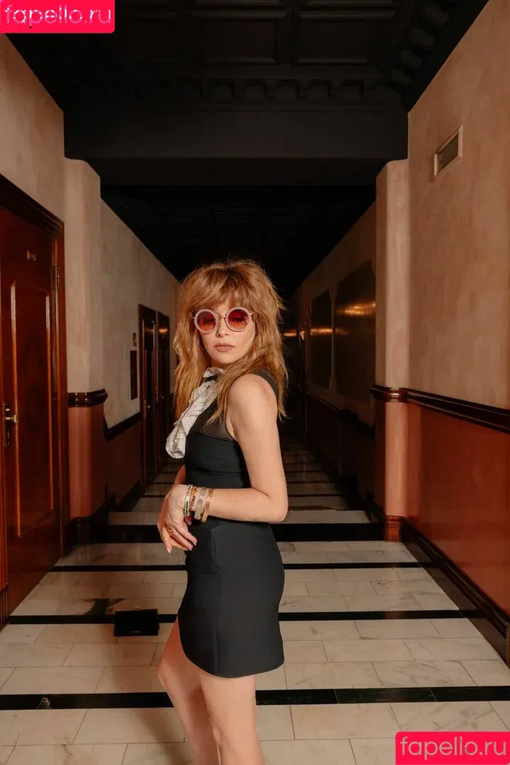 Natasha Lyonne / nlyonne Onlyfans Photo Gallery 