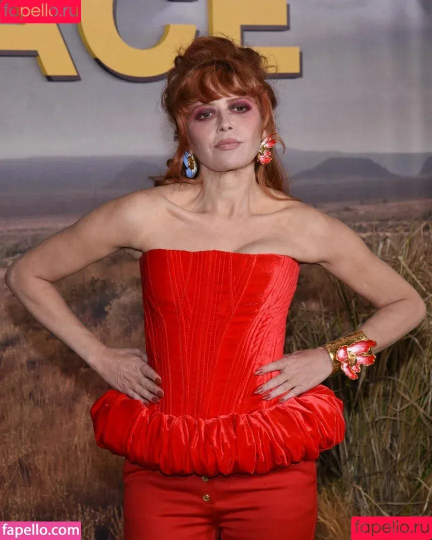 Natasha Lyonne / nlyonne Onlyfans Photo Gallery 