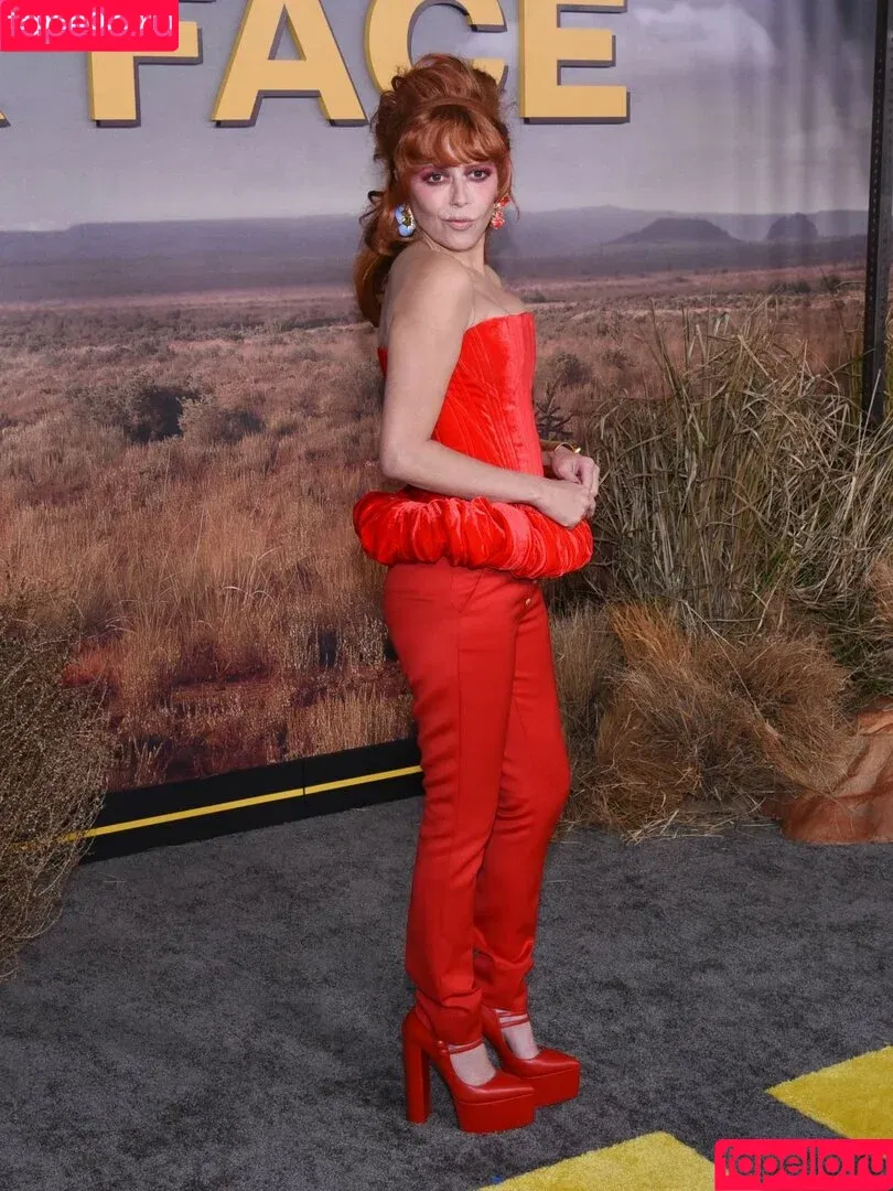 Natasha Lyonne / nlyonne Onlyfans Photo Gallery 