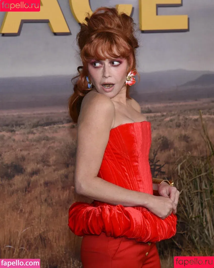 Natasha Lyonne / nlyonne Onlyfans Photo Gallery 