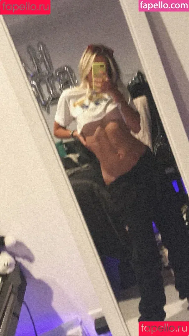 Noah Cyrus / noahcyrus Onlyfans Photo Gallery 