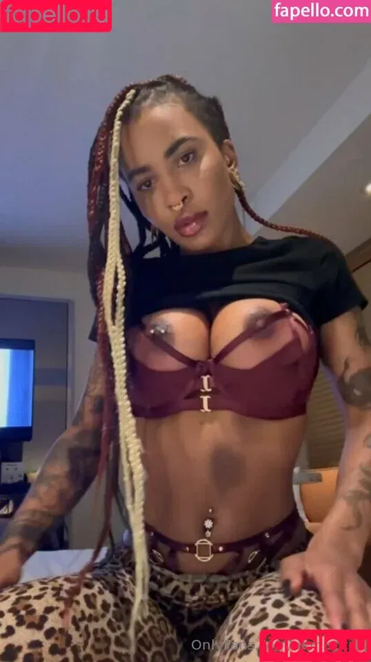 demisutra Onlyfans Photo Gallery 