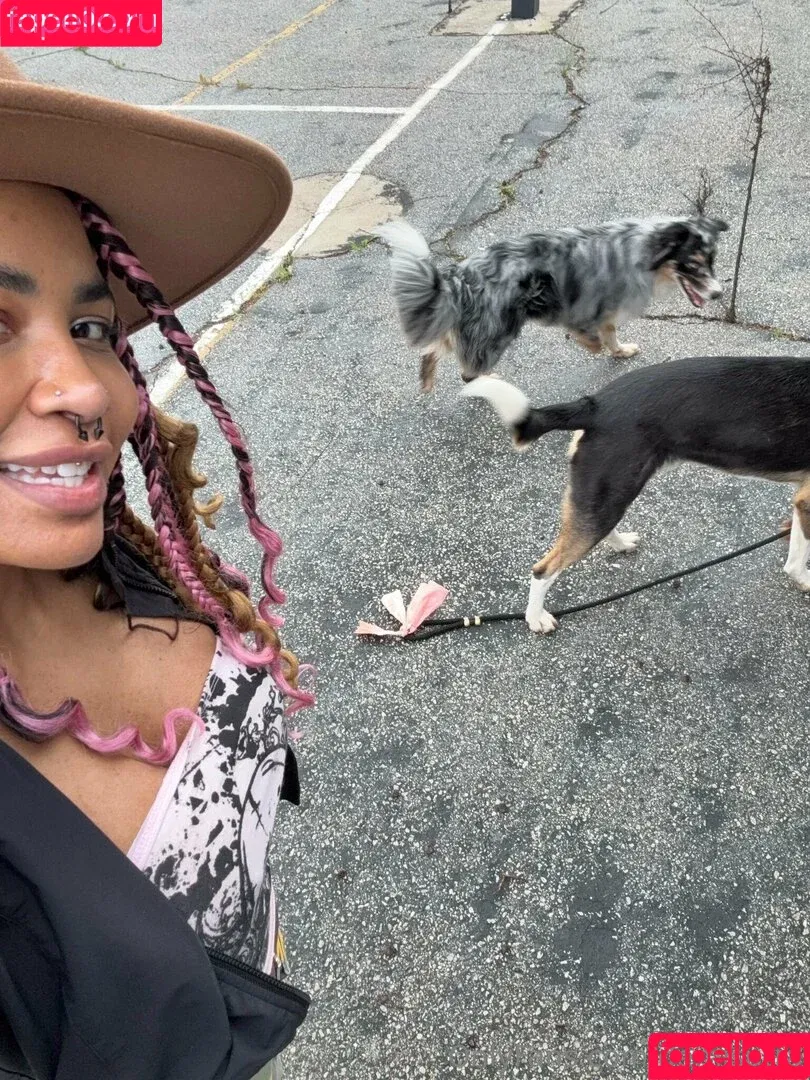 demisutra Onlyfans Photo Gallery 