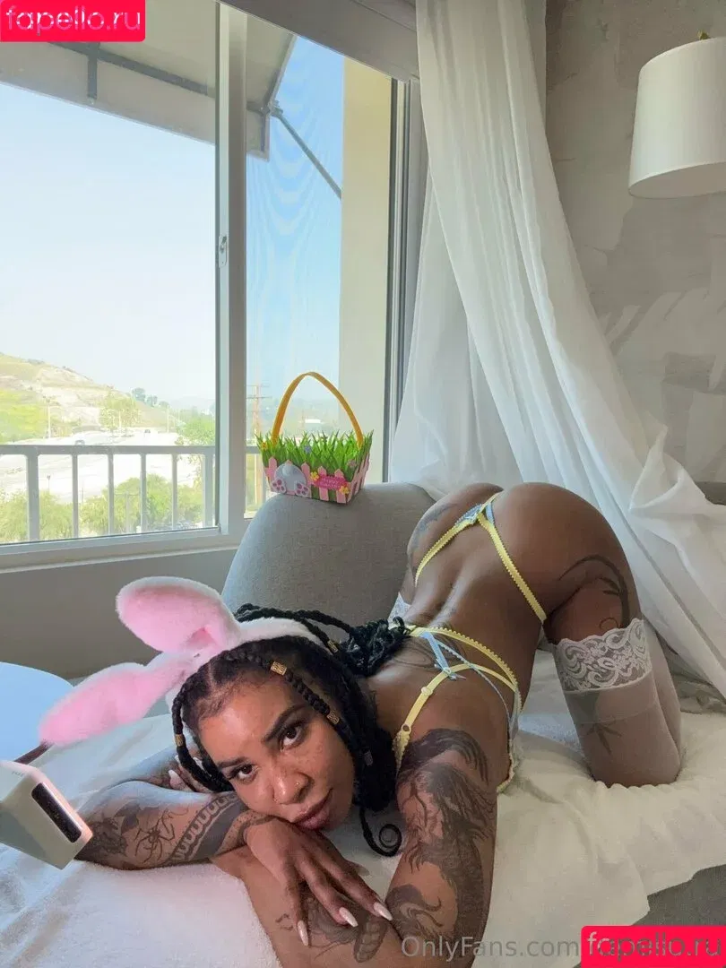 demisutra Onlyfans Photo Gallery 