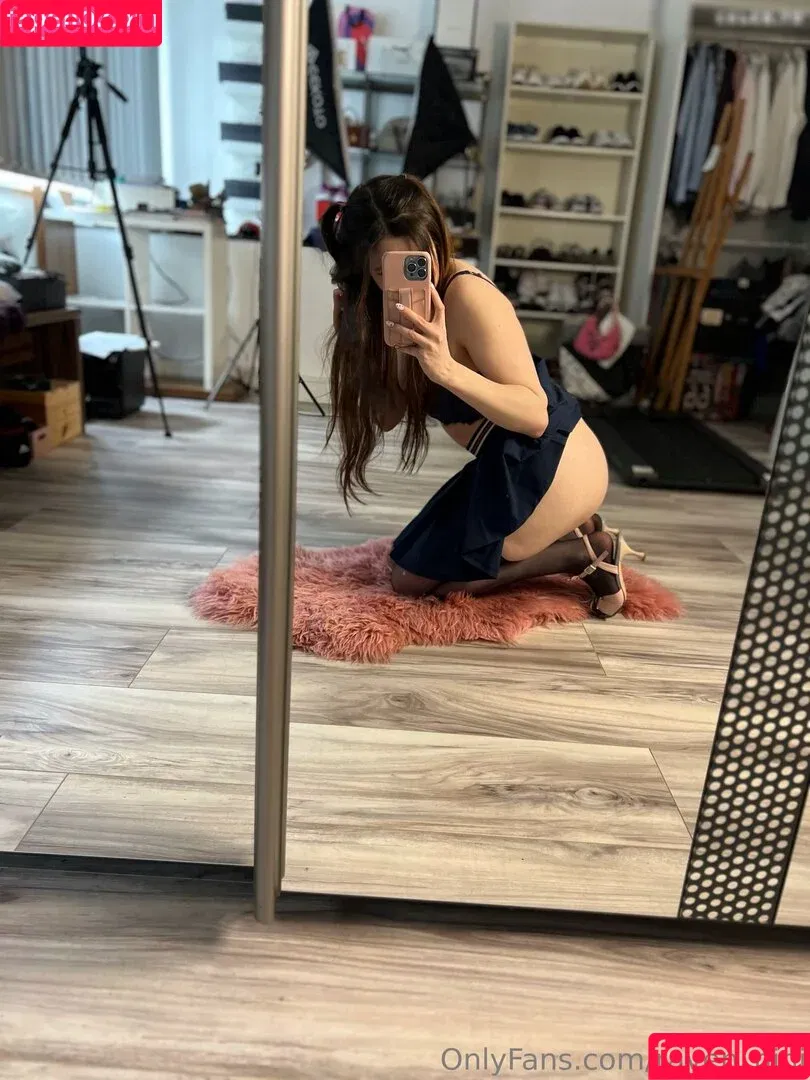 Nini Raven / Nini_Raven / raven_nini Onlyfans Photo Gallery 