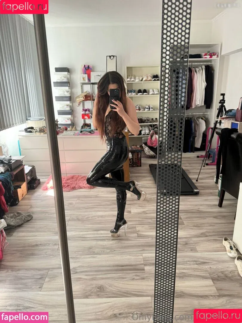 Nini Raven / Nini_Raven / raven_nini Onlyfans Photo Gallery 