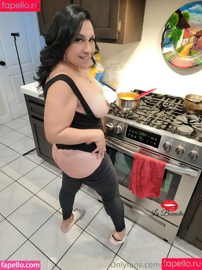 ariasnelita / labuenota Onlyfans Photo Gallery 