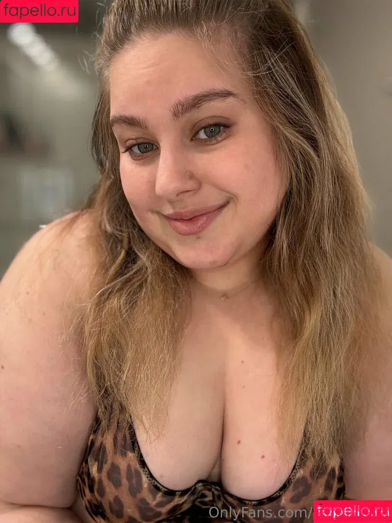 axhleyjxde / poeticabeauvoir Onlyfans Photo Gallery 