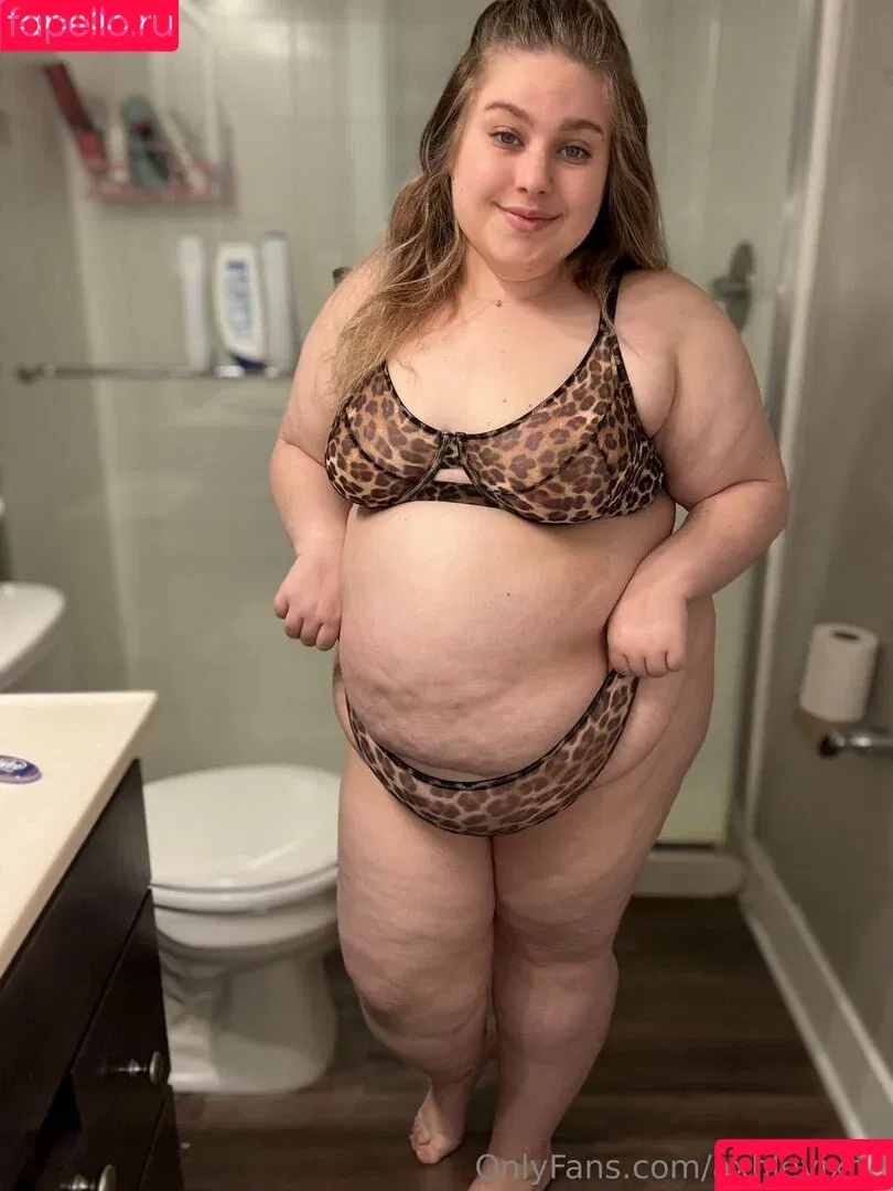 axhleyjxde / poeticabeauvoir Onlyfans Photo Gallery 