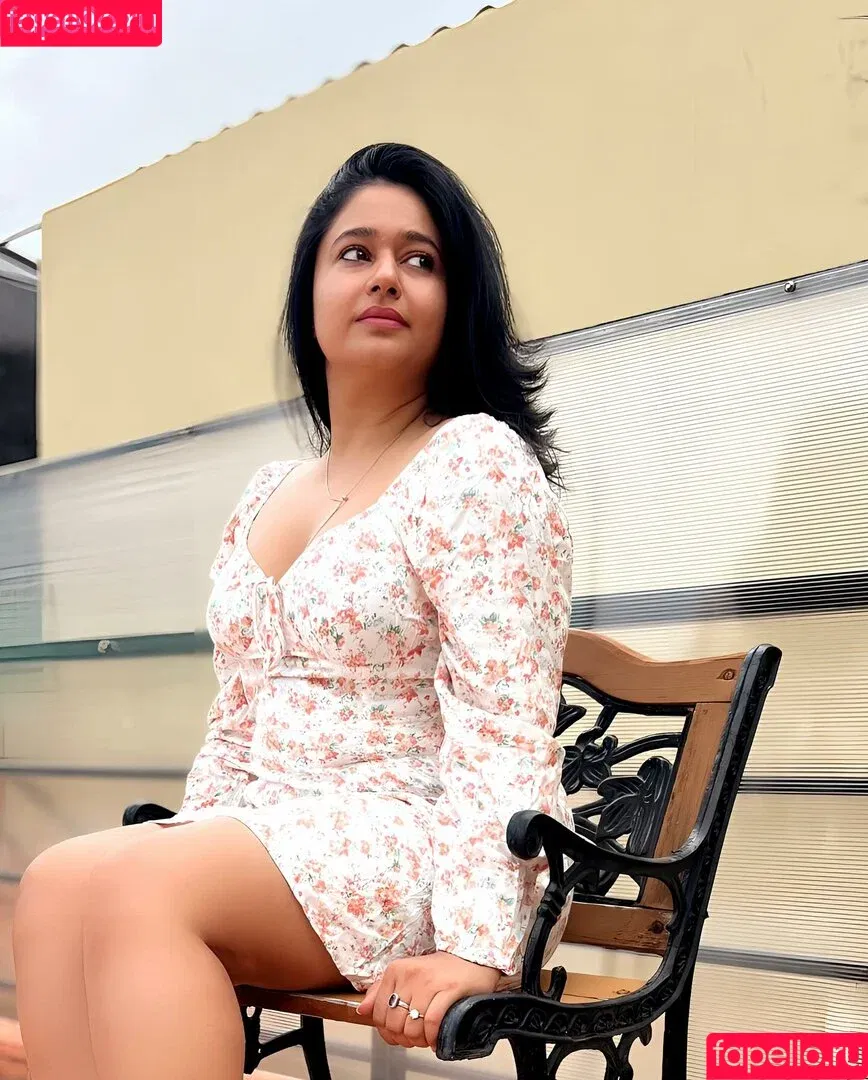 Poonam Bajwa / poonambajwa555 Onlyfans Photo Gallery 