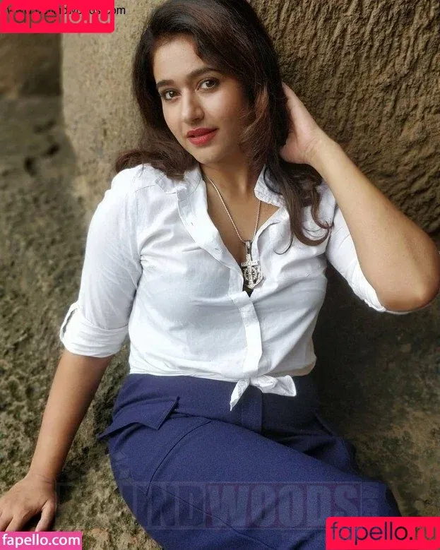 Poonam Bajwa / poonambajwa555 Onlyfans Photo Gallery 