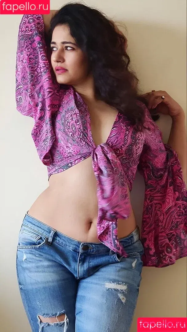 Poonam Bajwa / poonambajwa555 Onlyfans Photo Gallery 