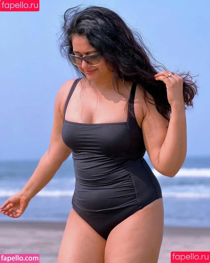 Poonam Bajwa / poonambajwa555 Onlyfans Photo Gallery 