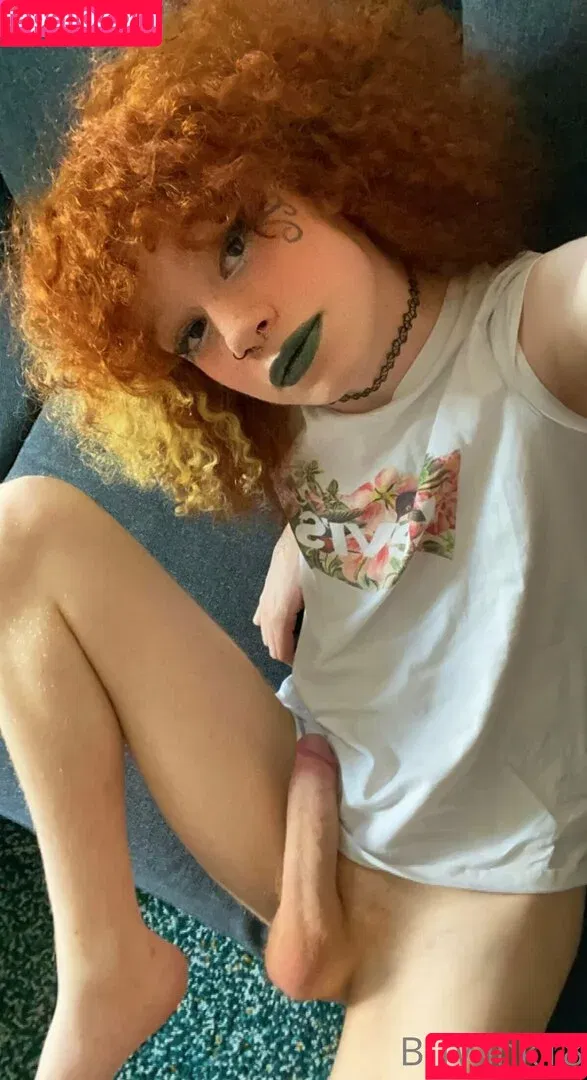 BiTwink18 / ZoeLaGoblina Onlyfans Photo Gallery 