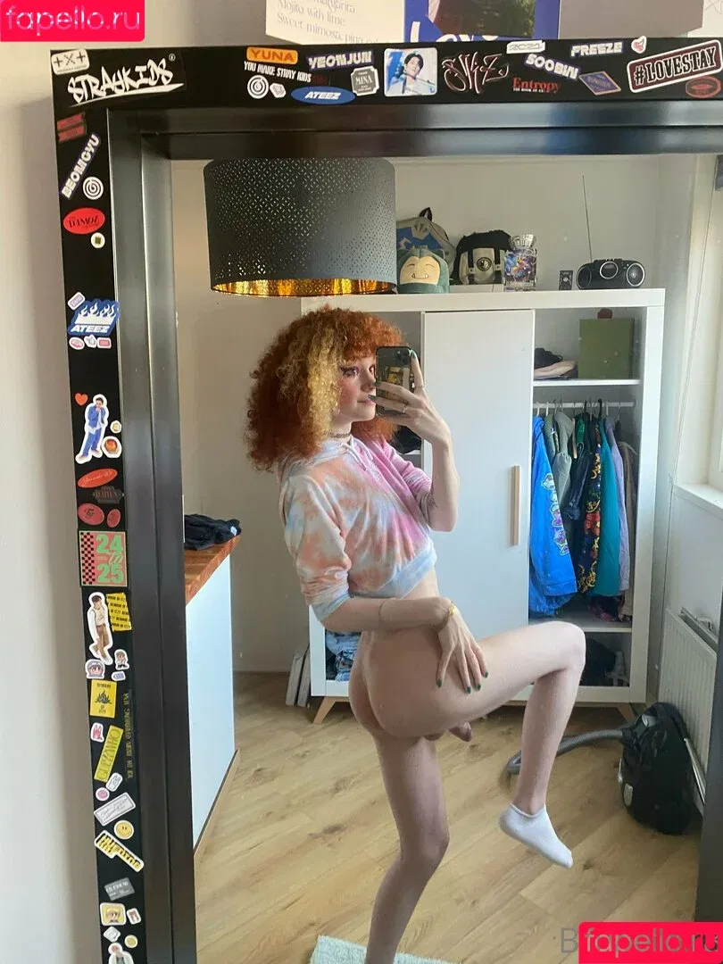 BiTwink18 / ZoeLaGoblina Onlyfans Photo Gallery 