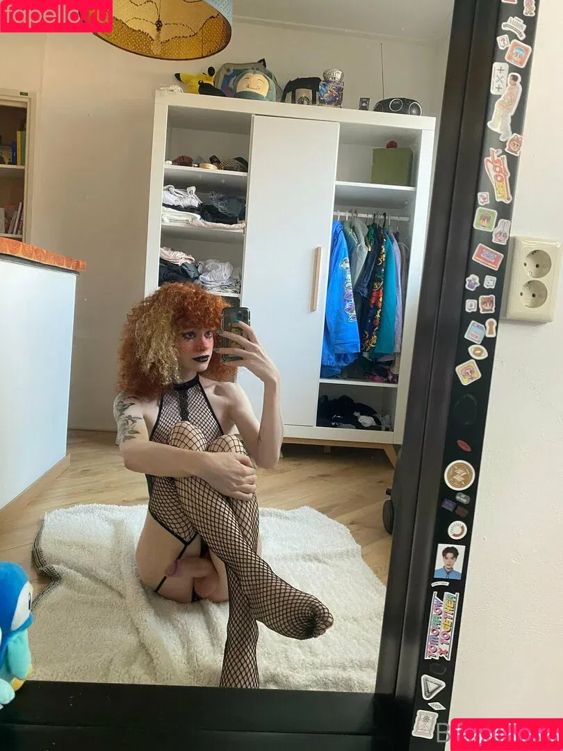 BiTwink18 / ZoeLaGoblina Onlyfans Photo Gallery 