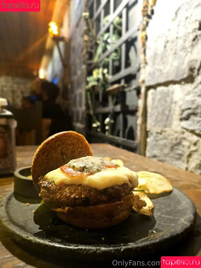 alinaxmei / allyxme Onlyfans Photo Gallery 