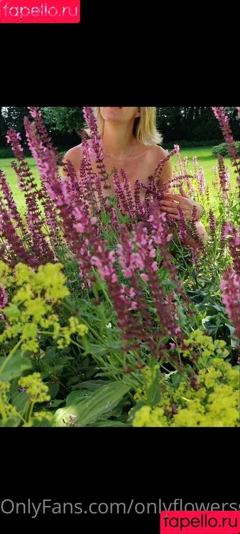 onlyflowersgirl / vibin_hippie_42069 Onlyfans Photo Gallery 