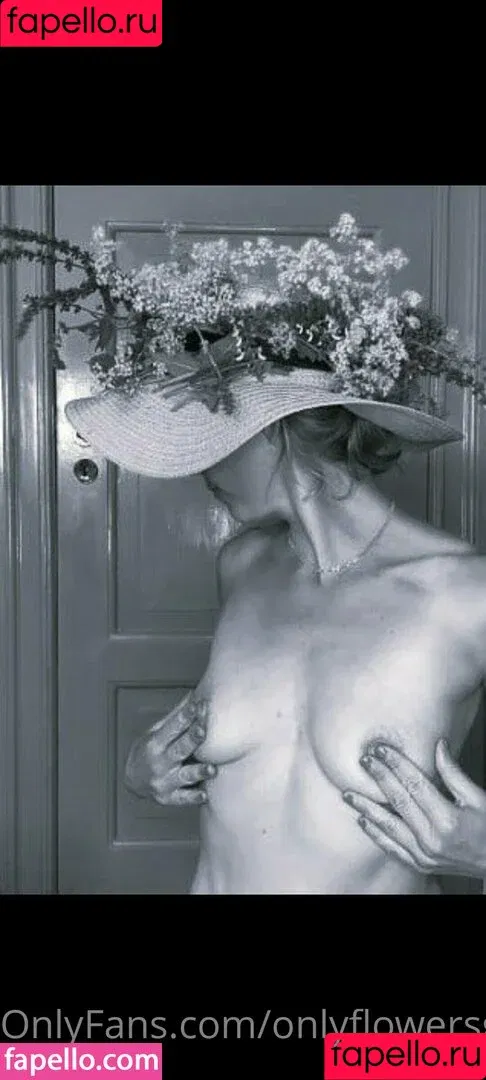 onlyflowersgirl / vibin_hippie_42069 Onlyfans Photo Gallery 