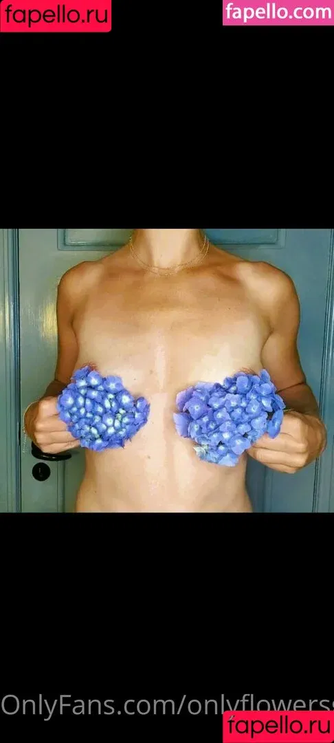 onlyflowersgirl / vibin_hippie_42069 Onlyfans Photo Gallery 