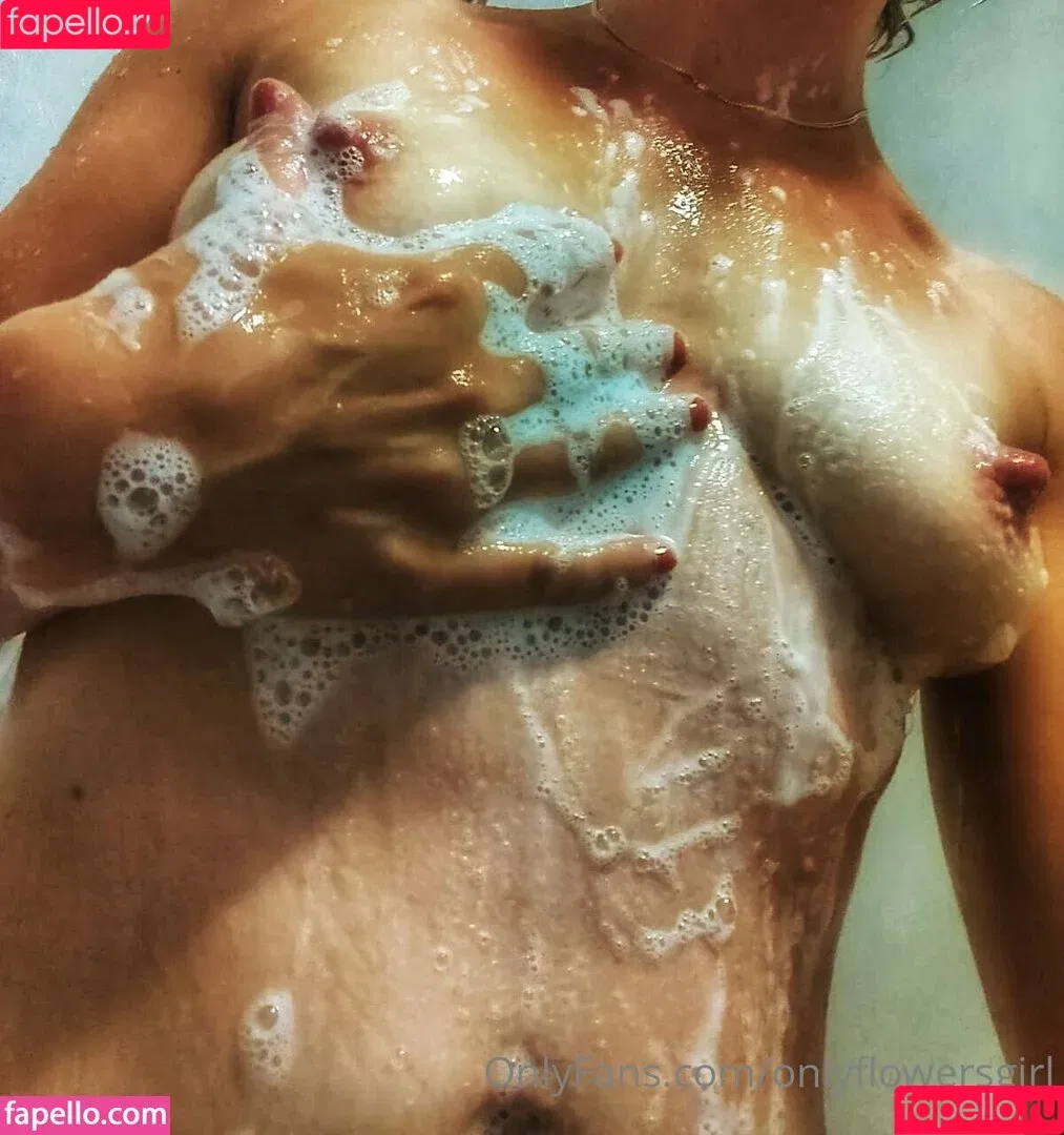 onlyflowersgirl / vibin_hippie_42069 Onlyfans Photo Gallery 