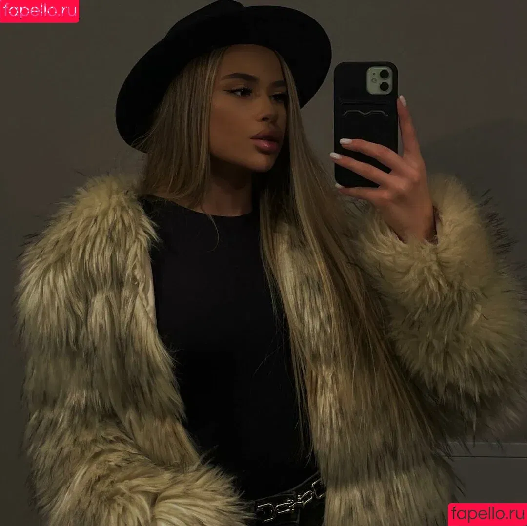 Julia054 / frias.julia54 / j_julia / julia.pic Onlyfans Photo Gallery 